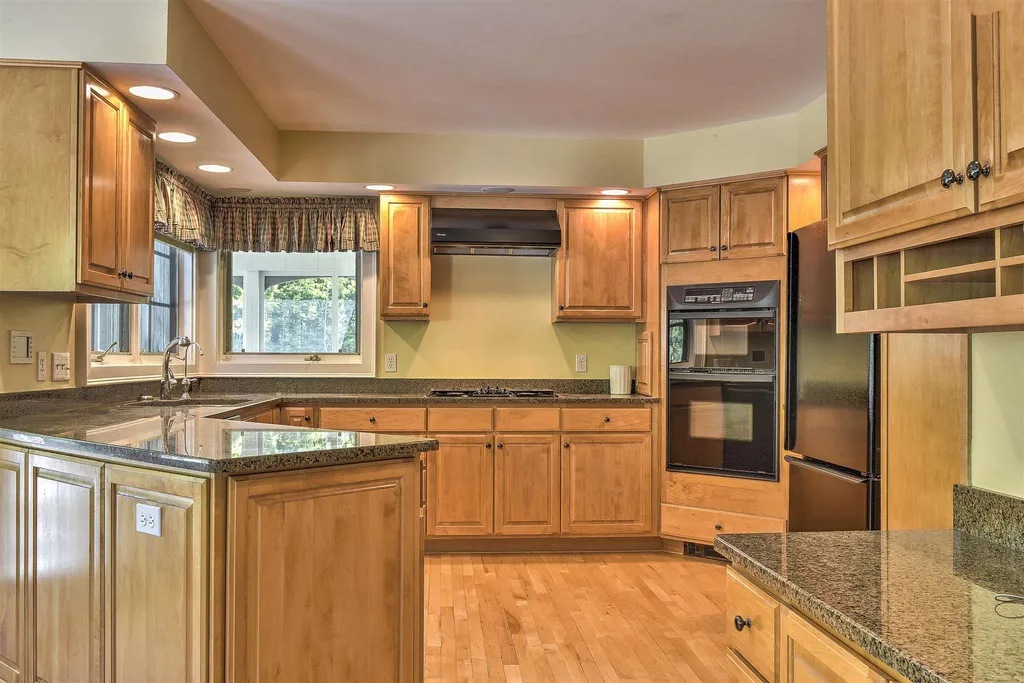 19 Moore Farm Road Keene NH 03431