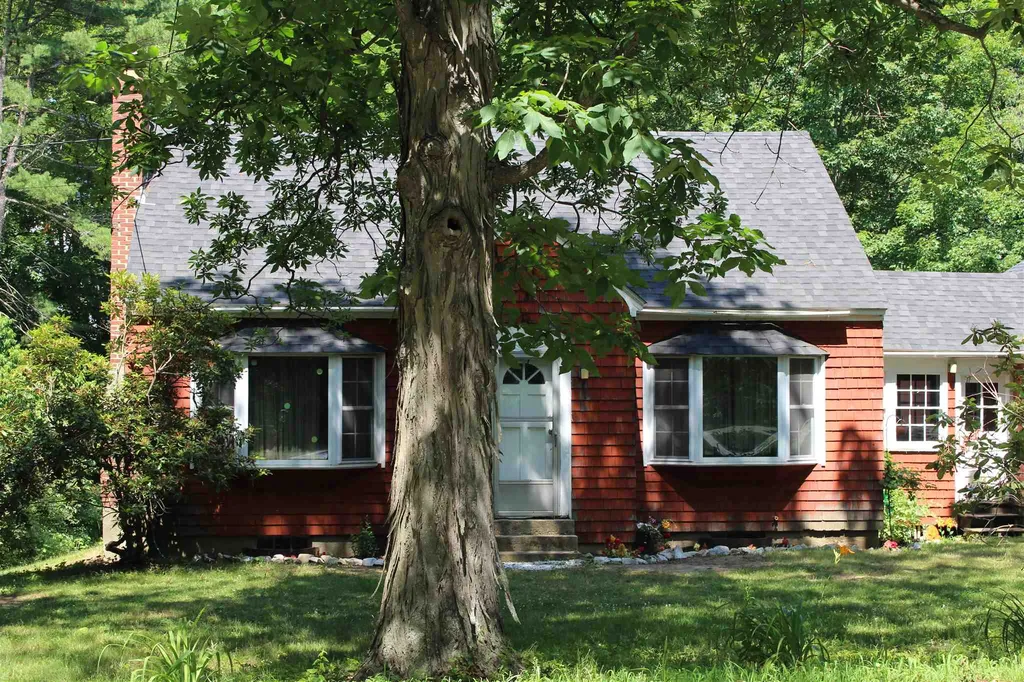 303 Lee Hook Road Lee NH 03861