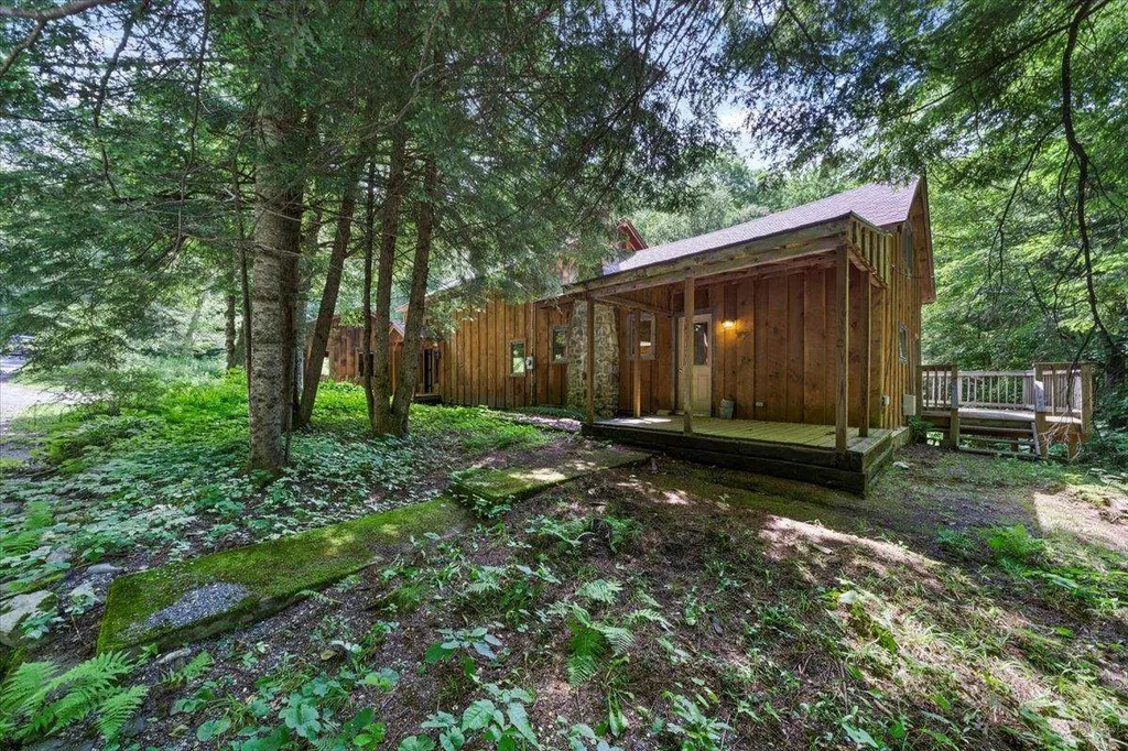 1640 Kelly Stand Road Sunderland VT 05250