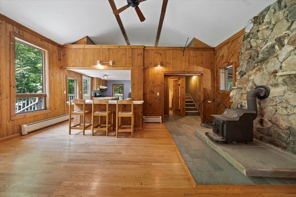 1640 Kelly Stand Road Sunderland VT 05250