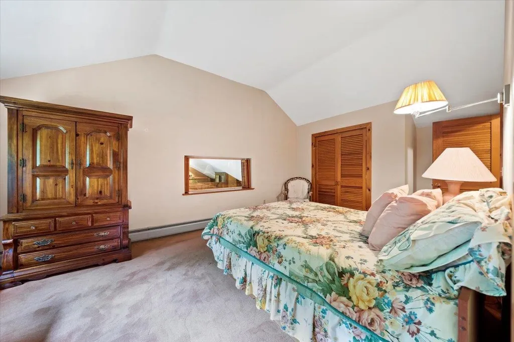 1640 Kelly Stand Road Sunderland VT 05250