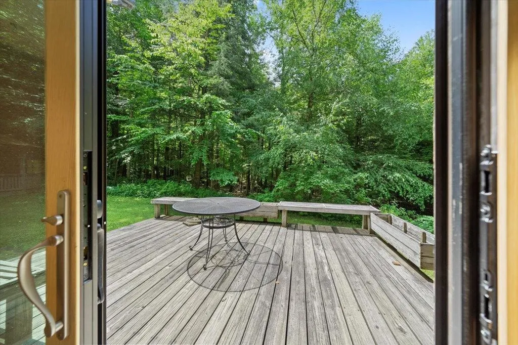 1640 Kelly Stand Road Sunderland VT 05250