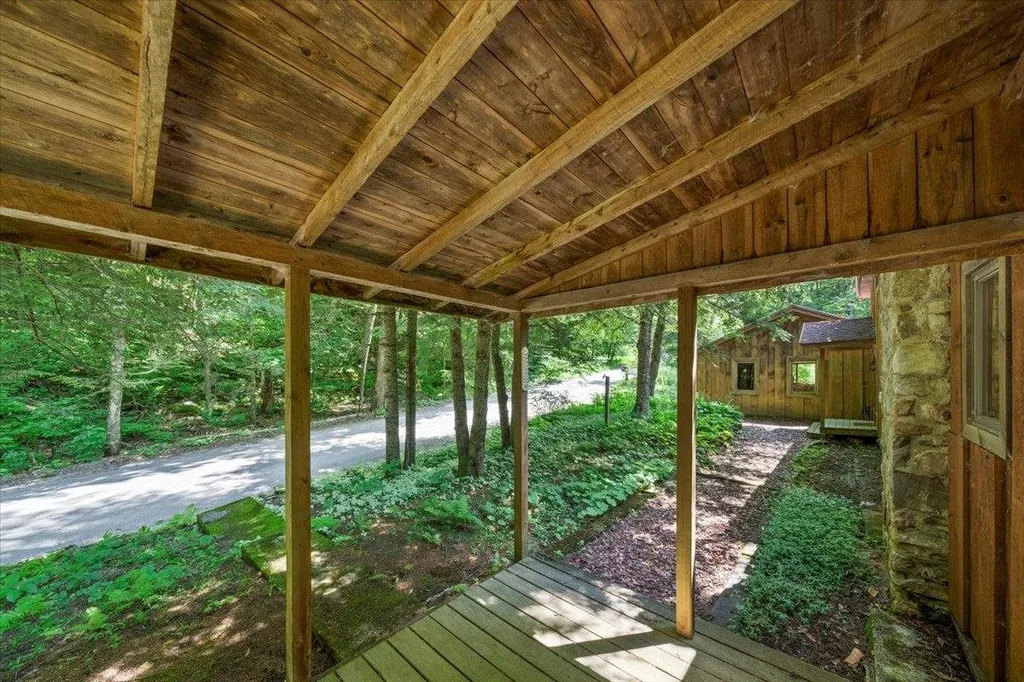 1640 Kelly Stand Road Sunderland VT 05250