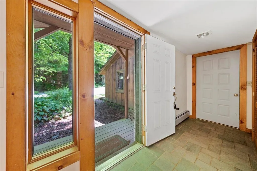 1640 Kelly Stand Road Sunderland VT 05250
