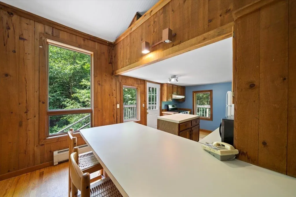 1640 Kelly Stand Road Sunderland VT 05250