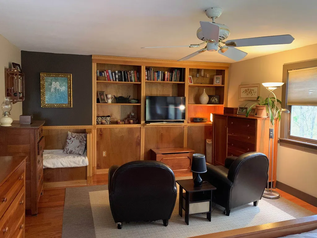30 Warde Drive Dummerston VT 05301