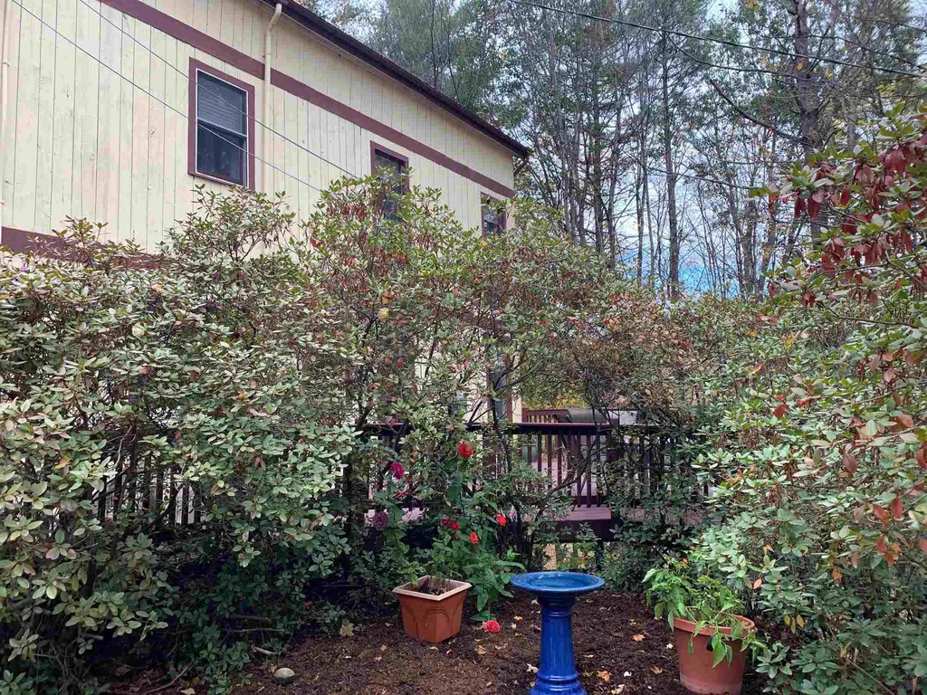 30 Warde Drive Dummerston VT 05301