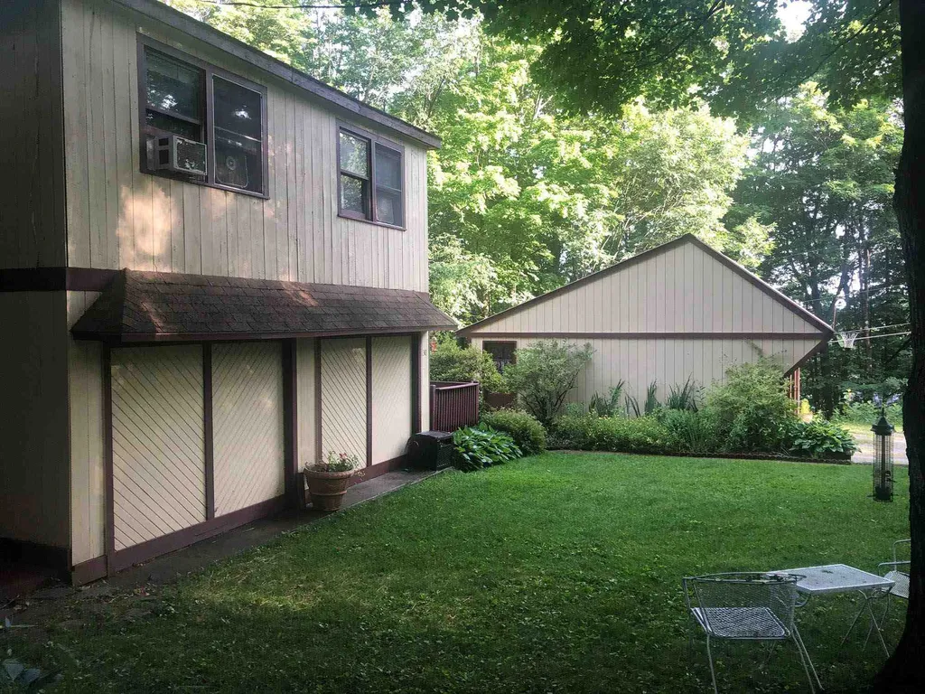 30 Warde Drive Dummerston VT 05301