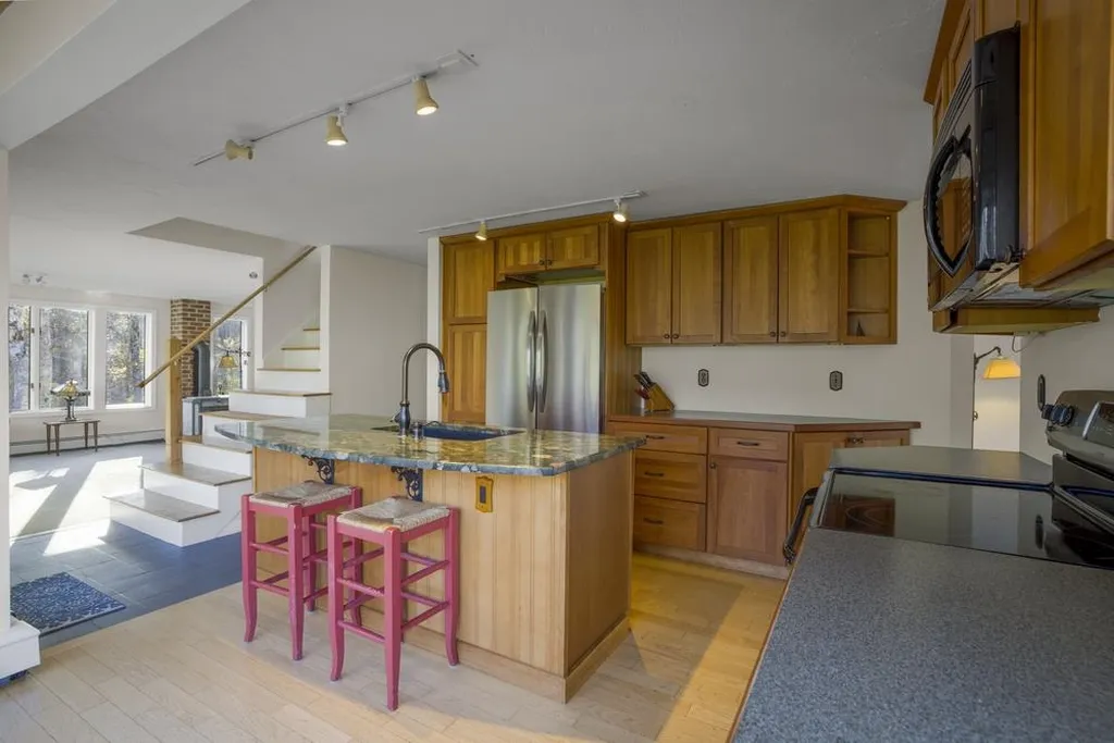 4 Toon Lane Lee NH 03861