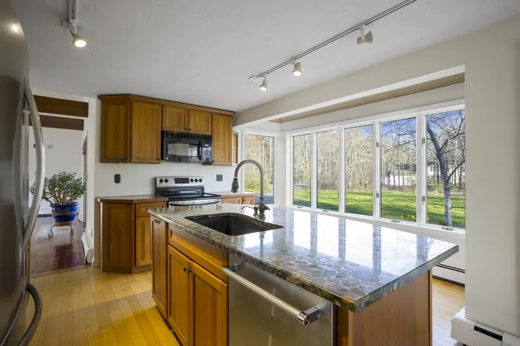 4 Toon Lane Lee NH 03861