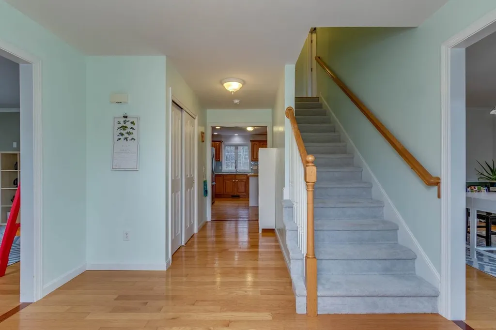 51 Raymond Road Deerfield NH 03037