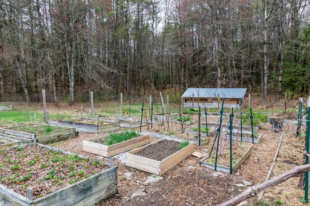 51 Raymond Road Deerfield NH 03037