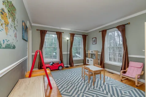51 Raymond Road Deerfield NH 03037