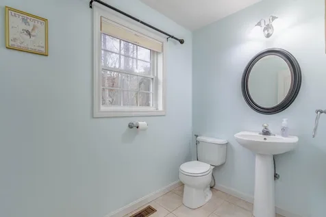 51 Raymond Road Deerfield NH 03037