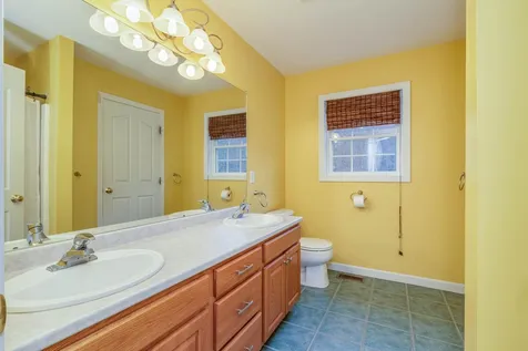 51 Raymond Road Deerfield NH 03037