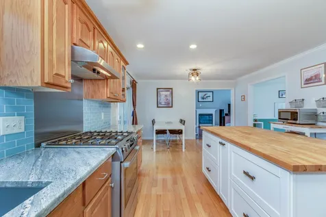51 Raymond Road Deerfield NH 03037