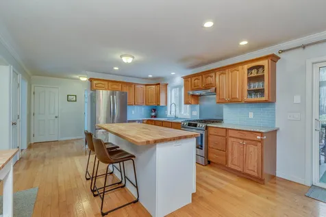 51 Raymond Road Deerfield NH 03037