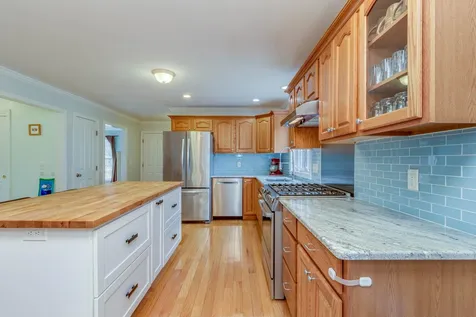 51 Raymond Road Deerfield NH 03037