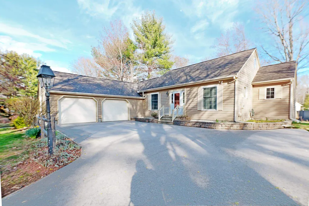 15 Lisa Beth Circle Dover NH 03820