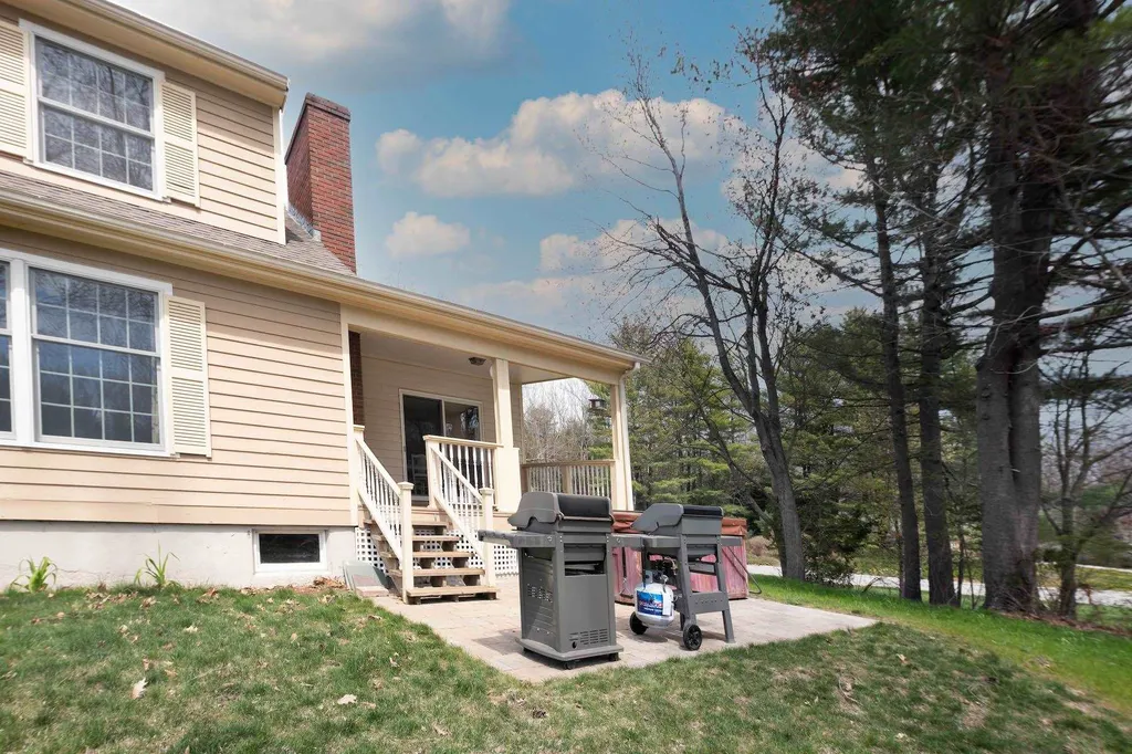 15 Lisa Beth Circle Dover NH 03820