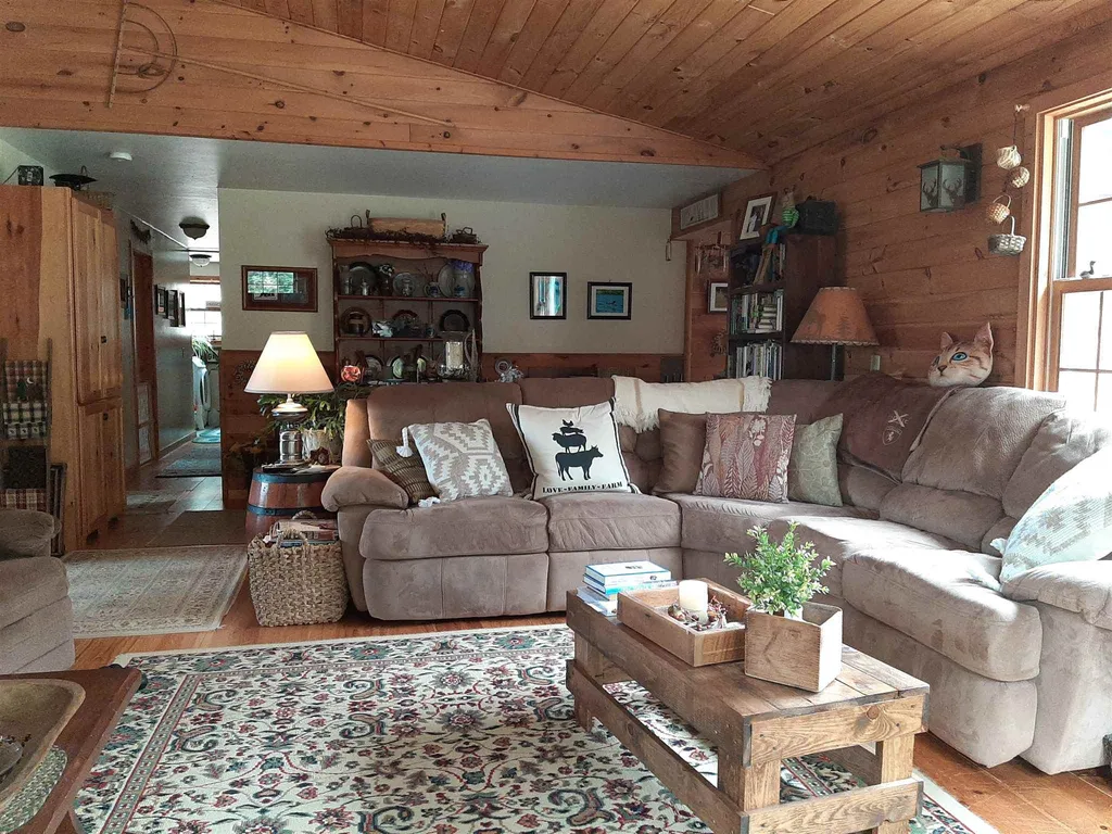 63 Maplewood Lane Pittsburg NH 03592