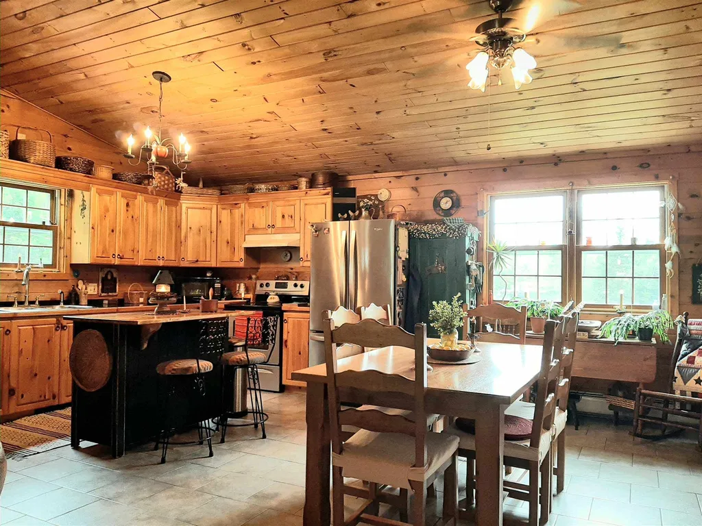 63 Maplewood Lane Pittsburg NH 03592