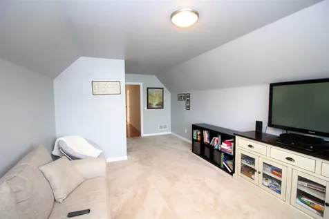 110 Holbrook Road South Burlington VT 05403-5605