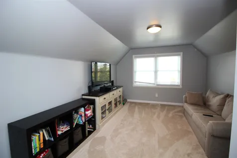 110 Holbrook Road South Burlington VT 05403-5605