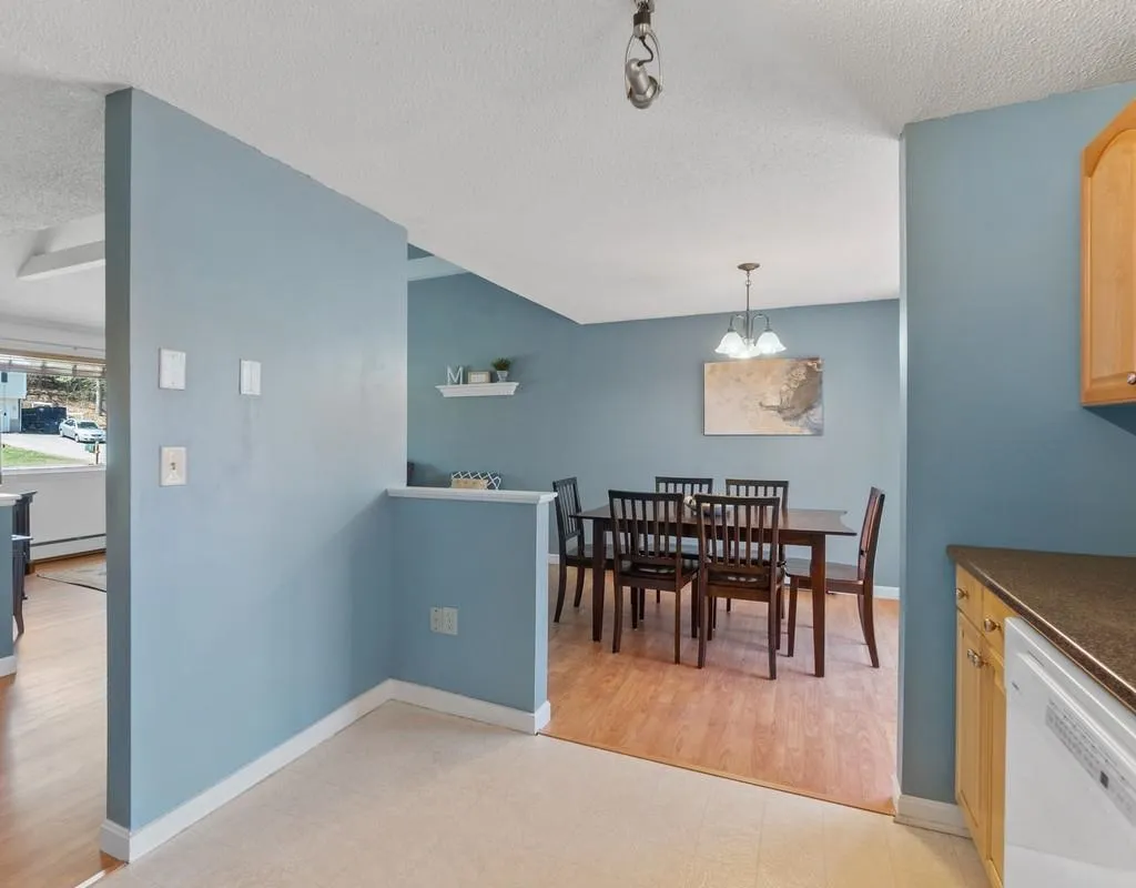 7 Colleen Road Nashua NH 03062-3049