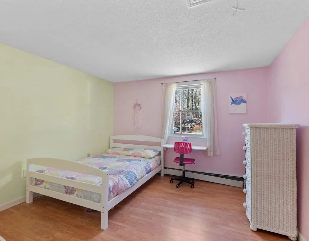 7 Colleen Road Nashua NH 03062-3049