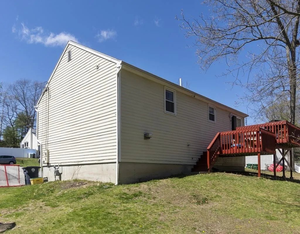 7 Colleen Road Nashua NH 03062-3049