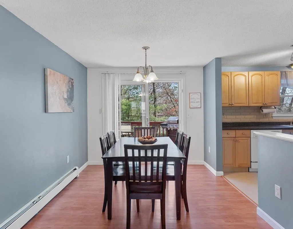 7 Colleen Road Nashua NH 03062-3049