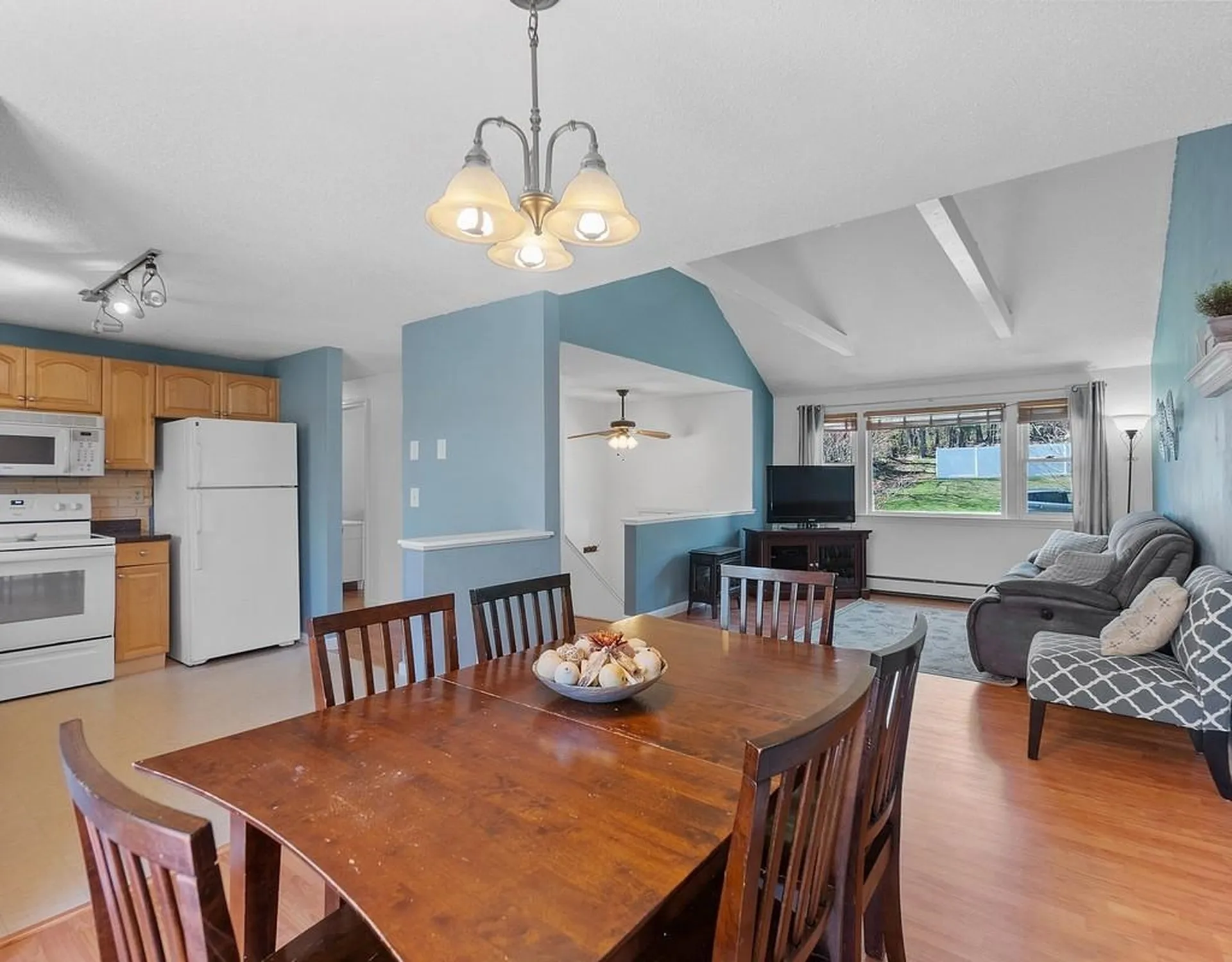 7 Colleen Road Nashua NH 03062-3049