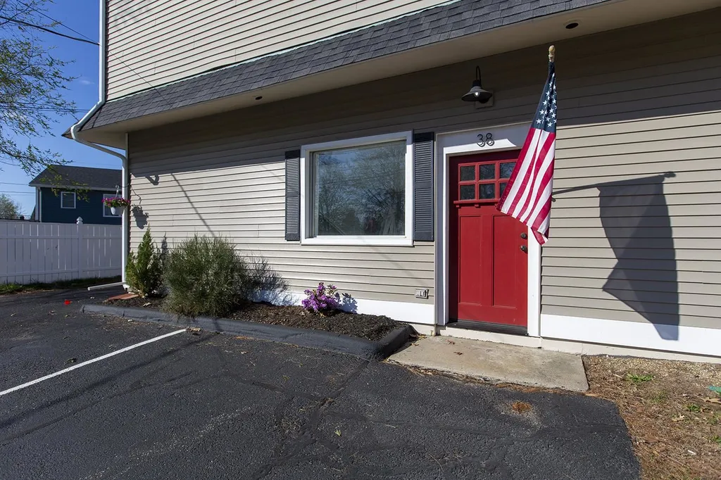 38 Sherburne Road Portsmouth NH 03801