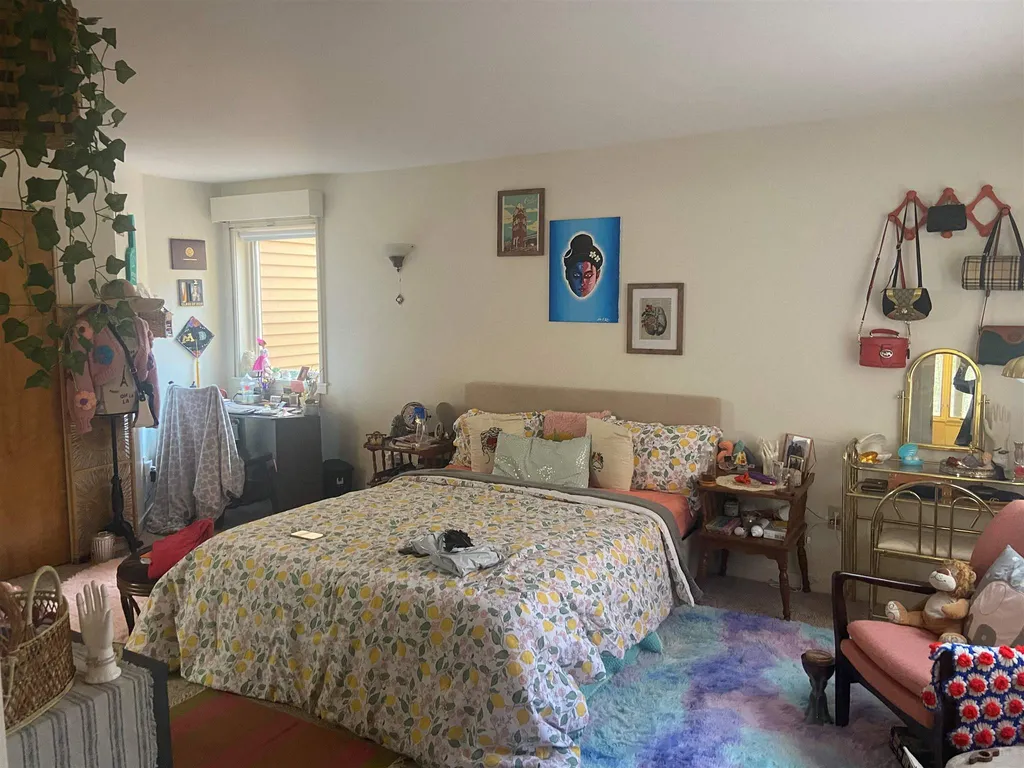 16 Courtyard Court Hanover NH 03755
