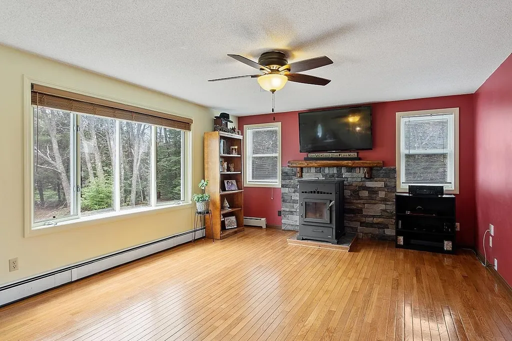 53 Fox Run Lane Rindge NH 03461