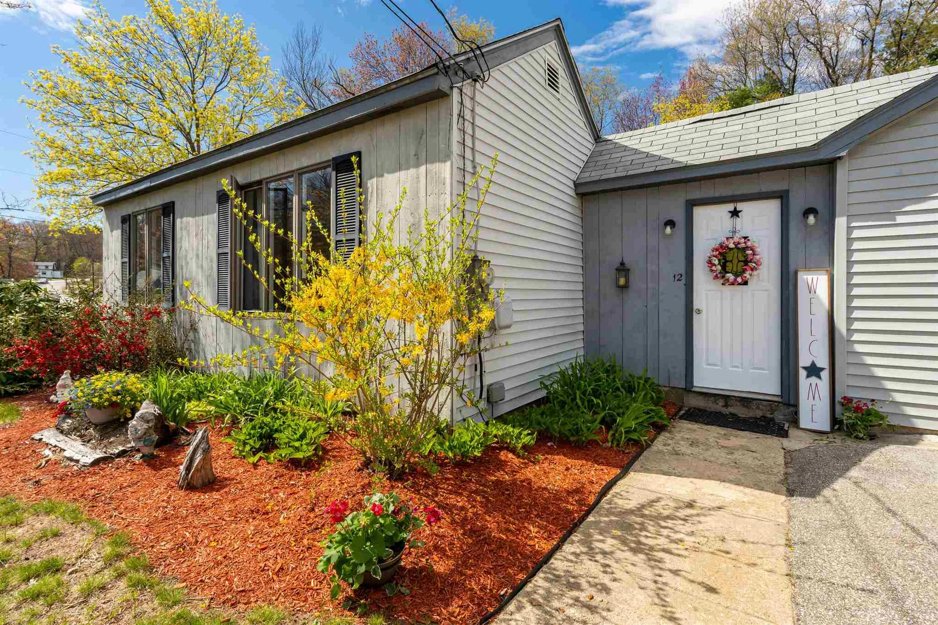 12 Elmwood Avenue Manchester NH 03102