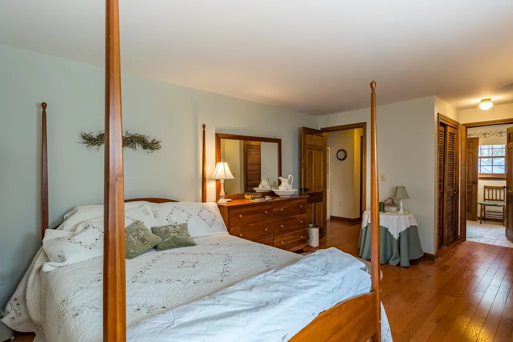 12 Wilson Hill Road Merrimack NH 03054