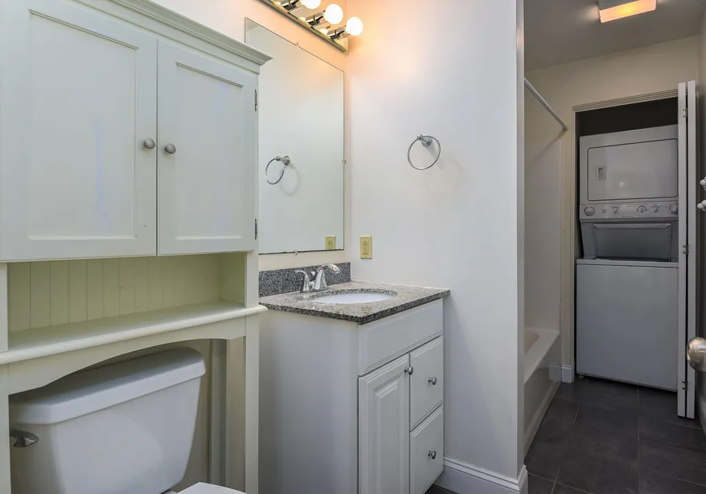 47 Pray Street Rochester NH 03868