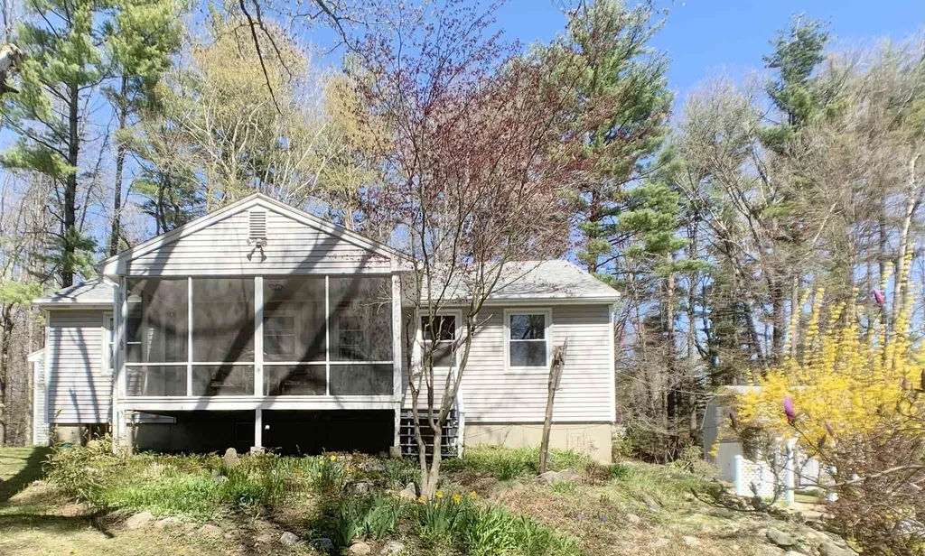 9 Newbury Drive Atkinson NH 03811
