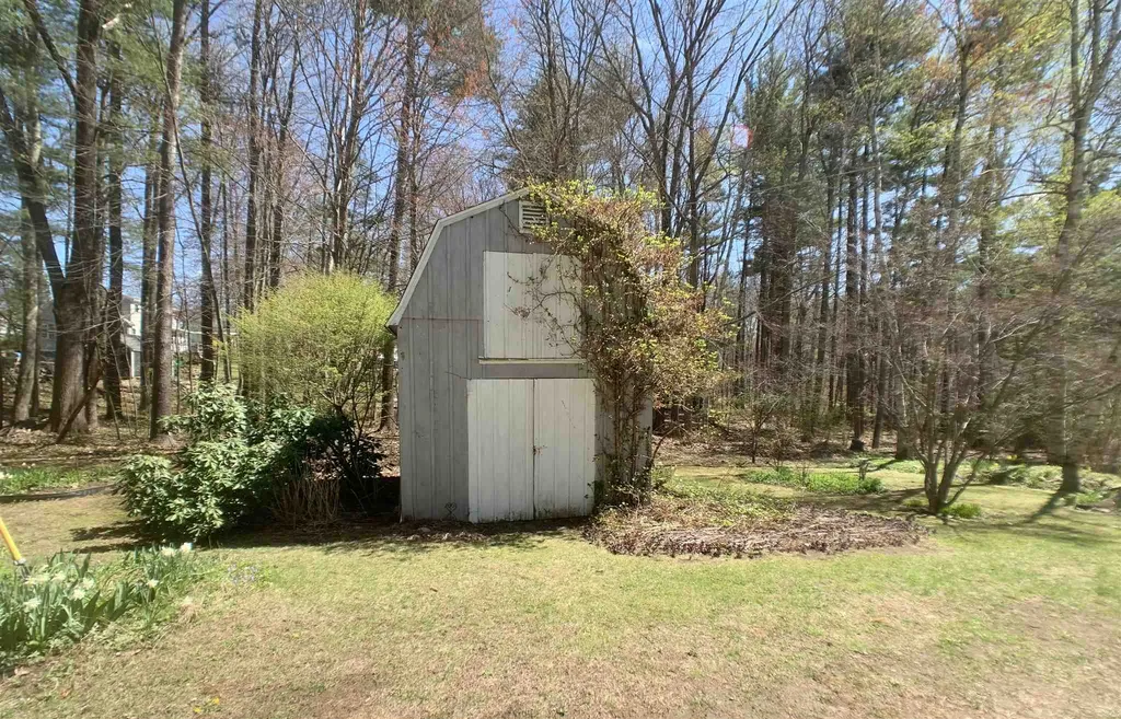 9 Newbury Drive Atkinson NH 03811