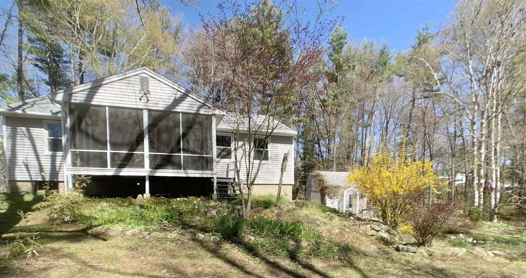 9 Newbury Drive Atkinson NH 03811
