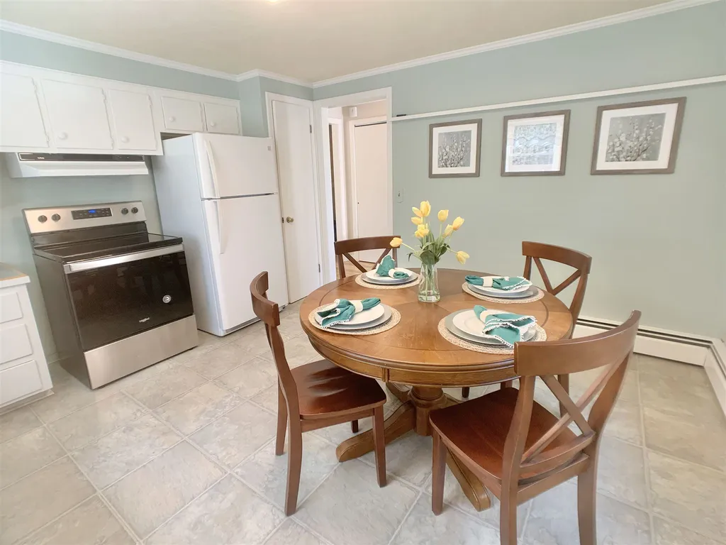 9 Newbury Drive Atkinson NH 03811