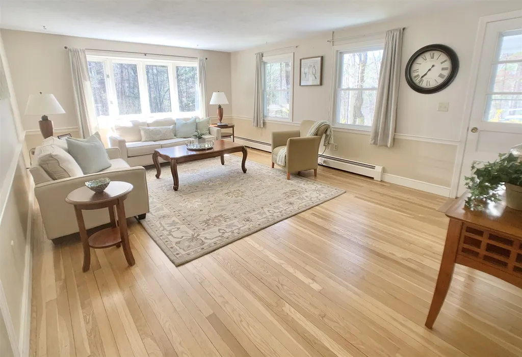9 Newbury Drive Atkinson NH 03811