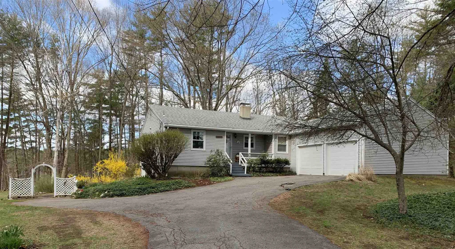 9 Newbury Drive Atkinson NH 03811