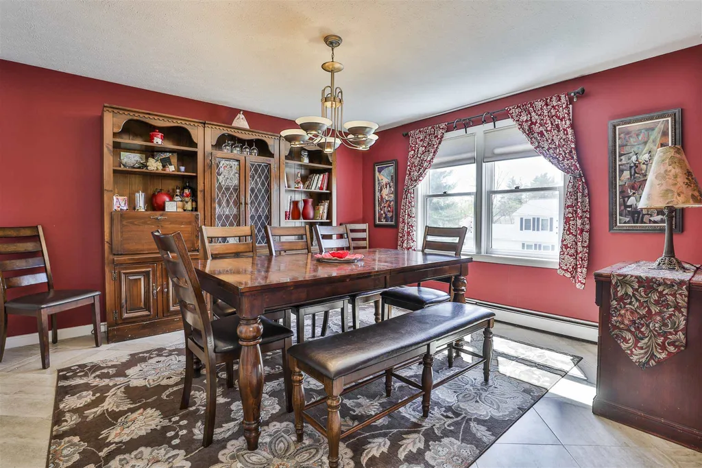 12 Shawmut Avenue Nashua NH 03064