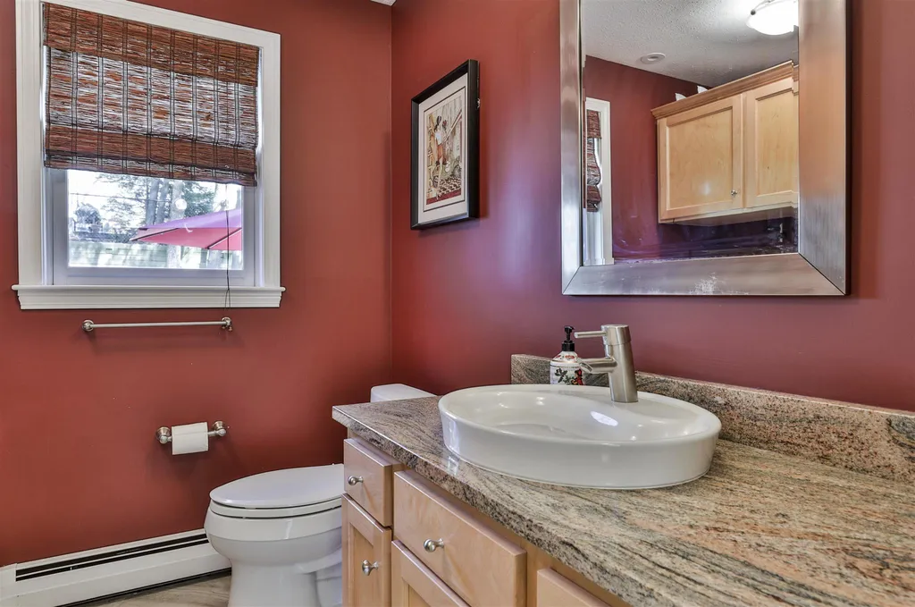 12 Shawmut Avenue Nashua NH 03064