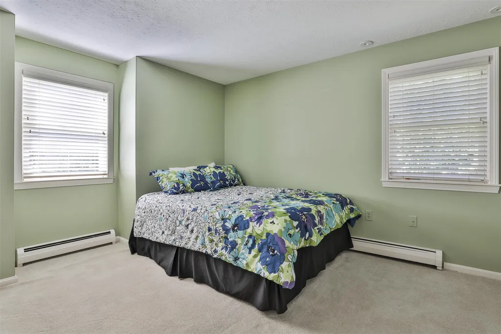 12 Shawmut Avenue Nashua NH 03064