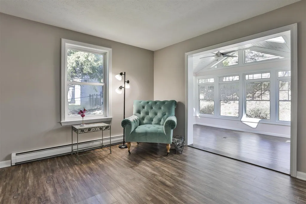 12 Shawmut Avenue Nashua NH 03064