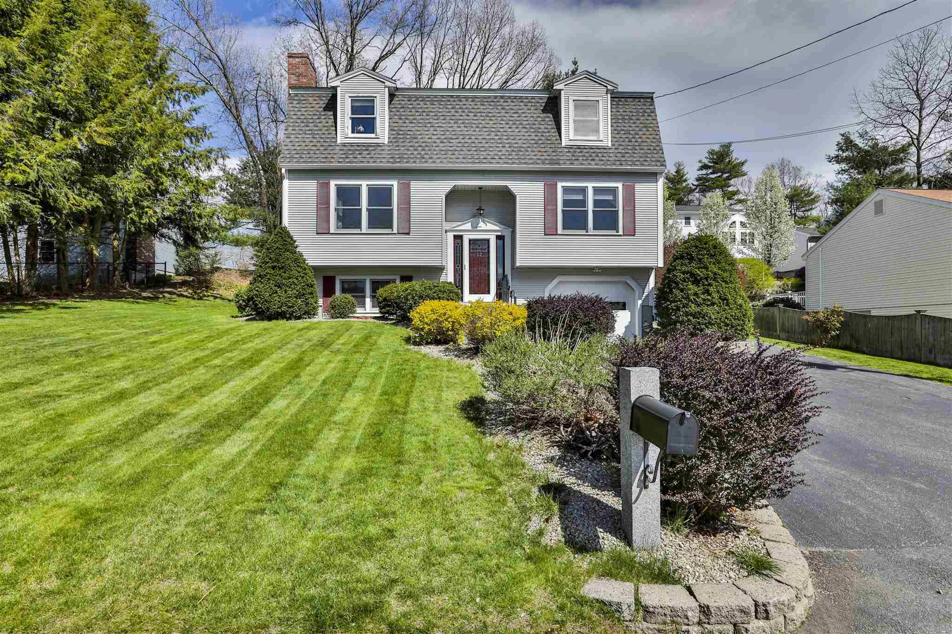 12 Shawmut Avenue Nashua NH 03064